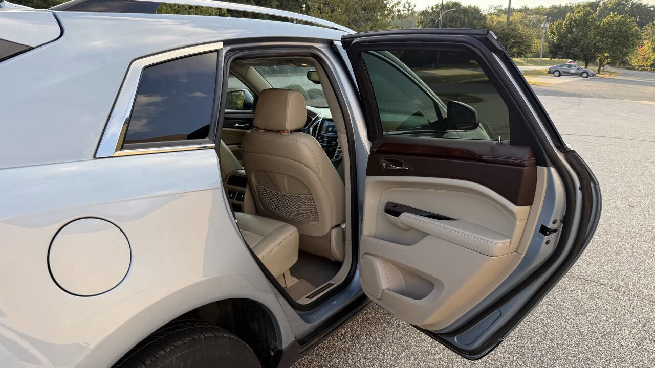 Used 2014 Cadillac SRX Luxury w/ Driver Awareness Package image 17