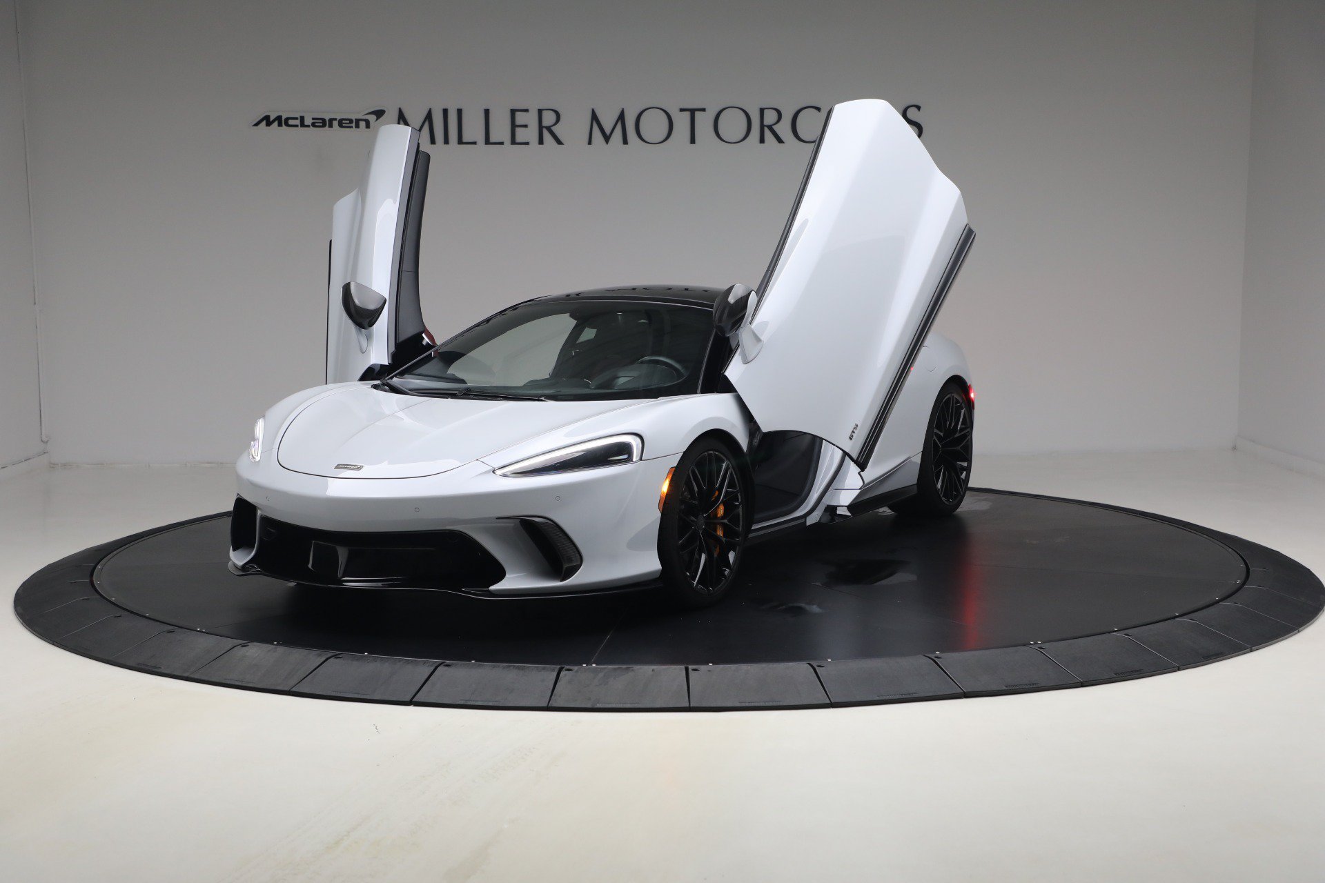 Used 2025 McLaren GTS RWD image 12