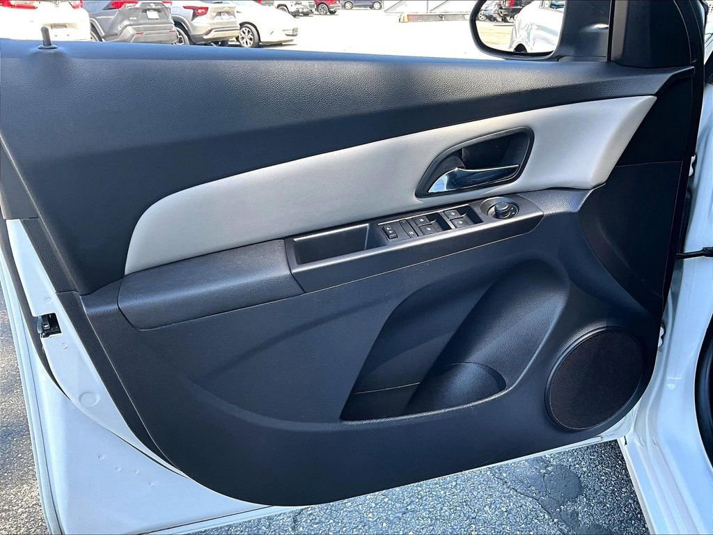 Used 2016 Chevrolet Cruze LS FWD image 9