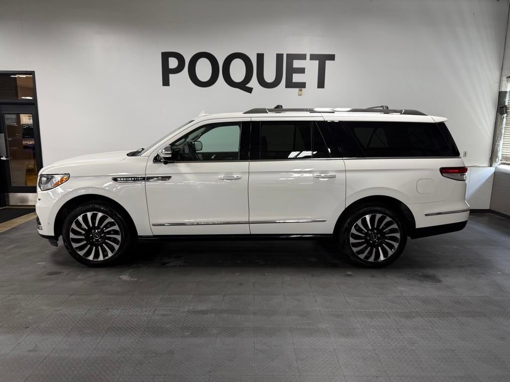 Used 2022 Lincoln Navigator L Black Label AWD/4WD image 1