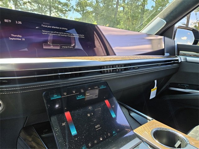 New 2025 Cadillac Escalade ESV Sport Platinum w/ LPO, ONYX Package image 25