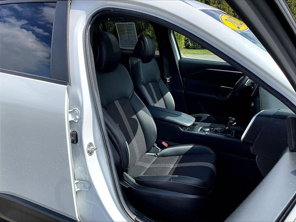 Used 2025 MAZDA CX-50 AWD 2.5 S w/ Premium Package image 11