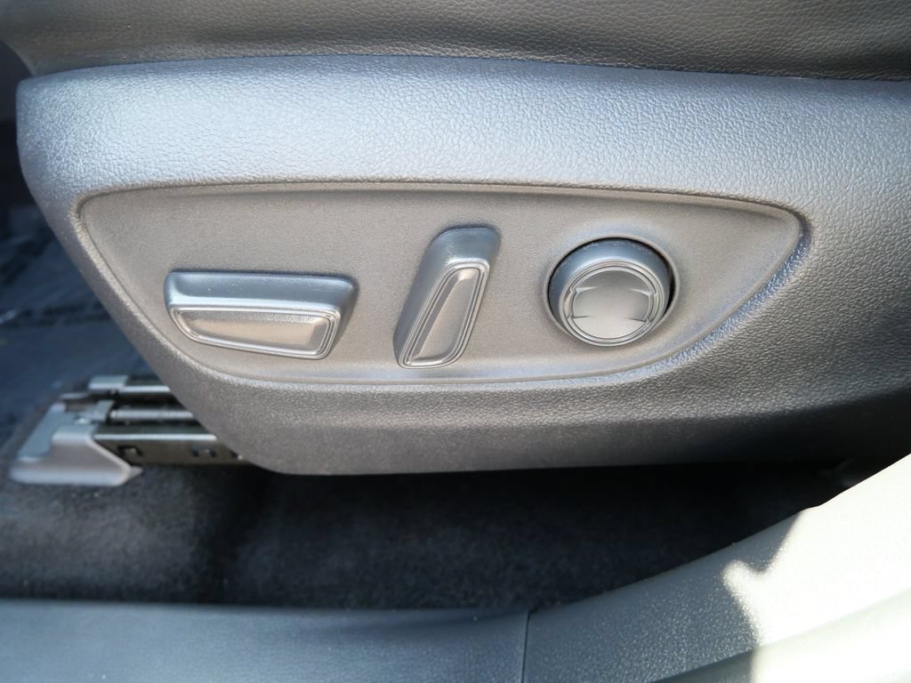 Used 2022 Toyota Highlander XSE AWD/4WD image 15