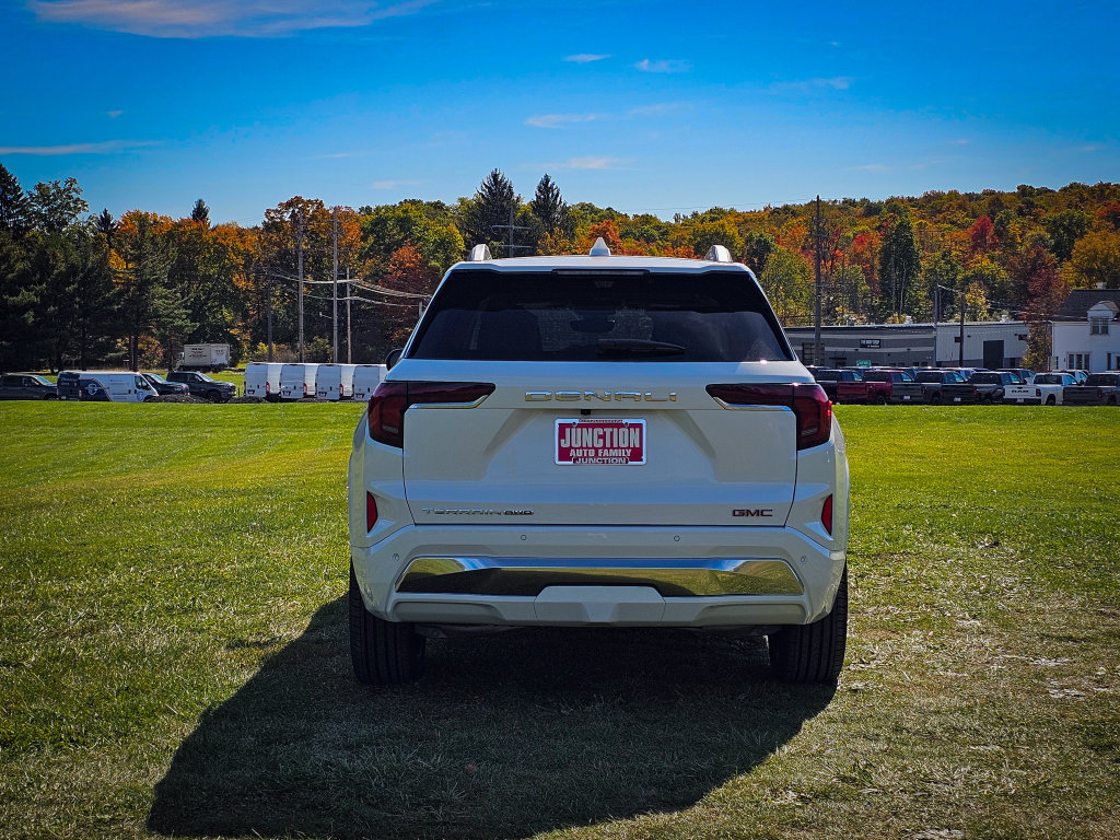 New 2027 GMC Terrain Denali AWD/4WD image 4
