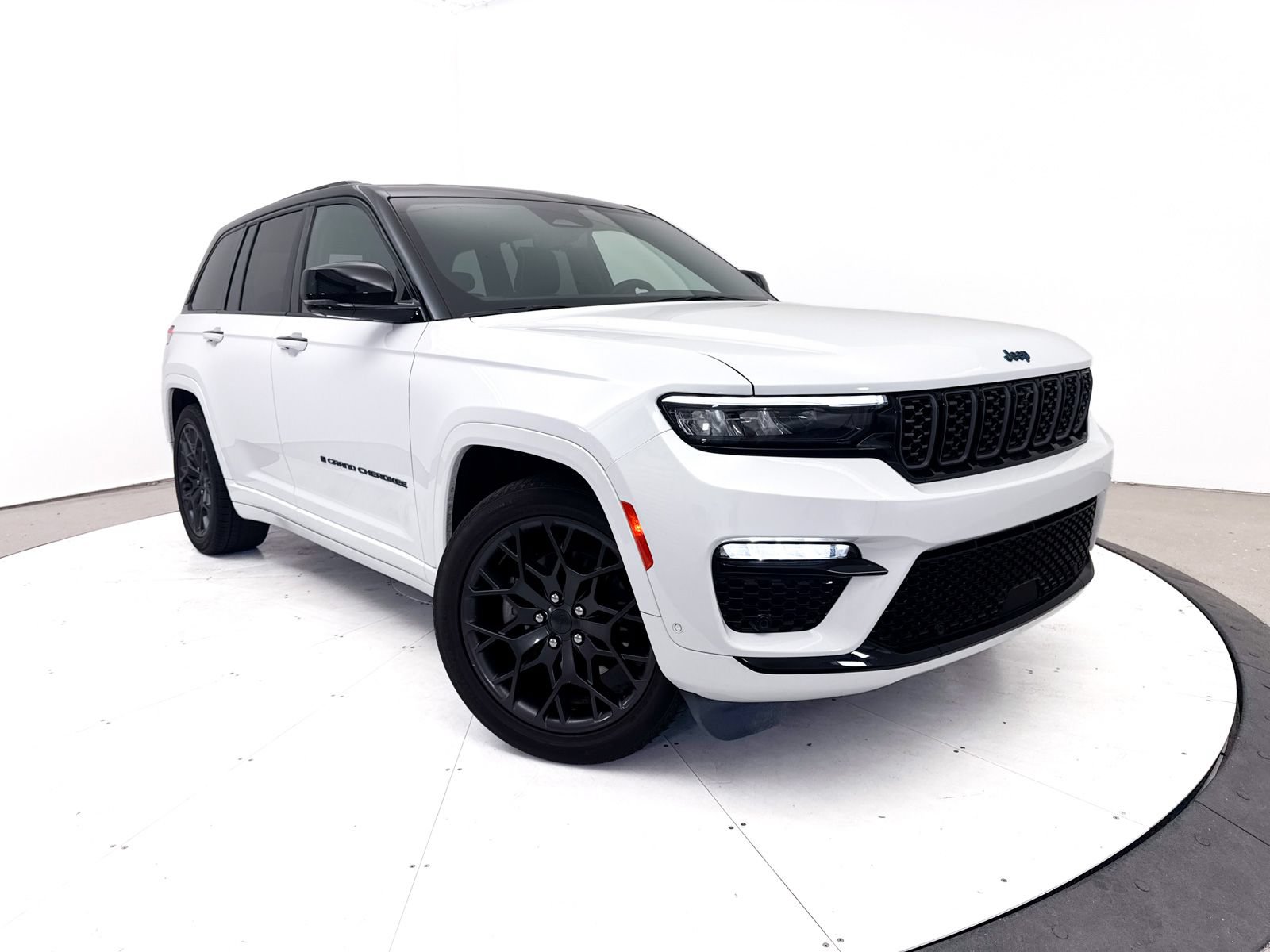 Used 2023 Jeep Grand Cherokee Summit AWD/4WD video 1
