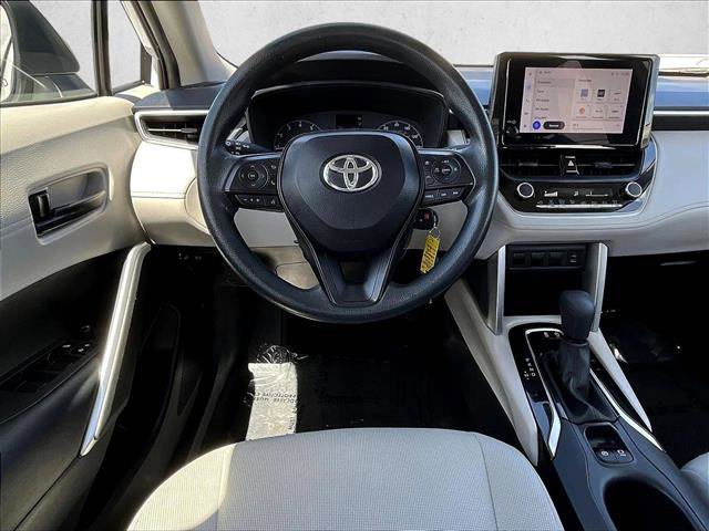 Used 2023 Toyota Corolla Cross L image 7