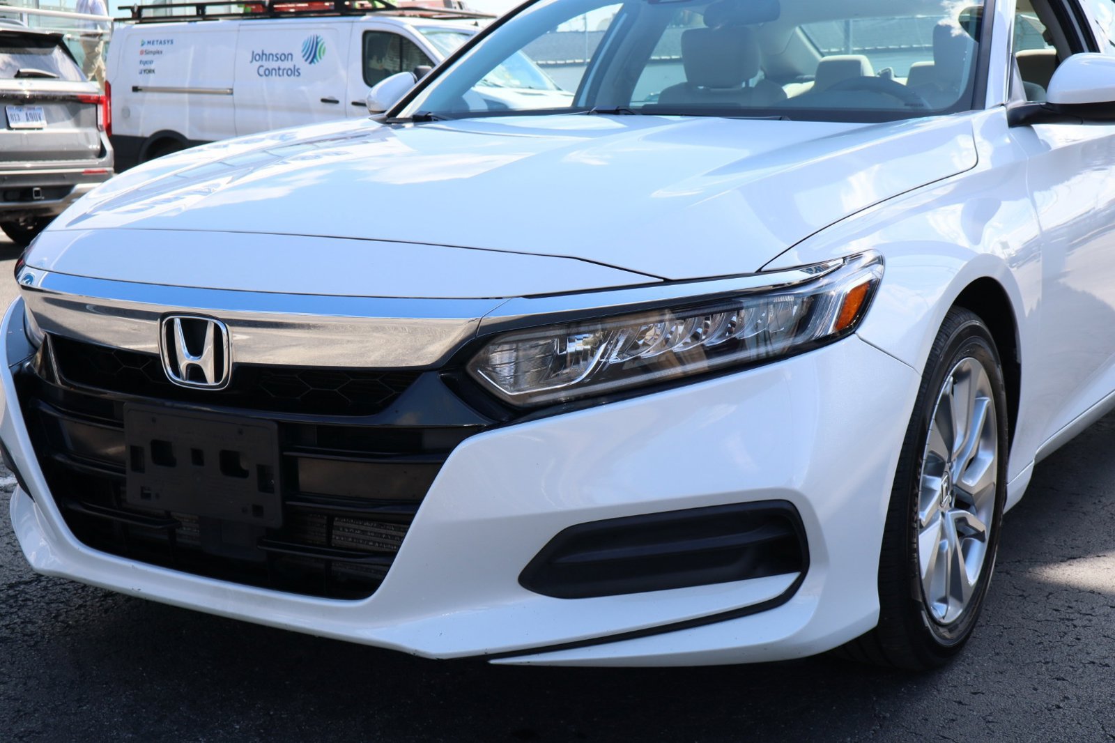 Used 2018 Honda Accord LX image 9