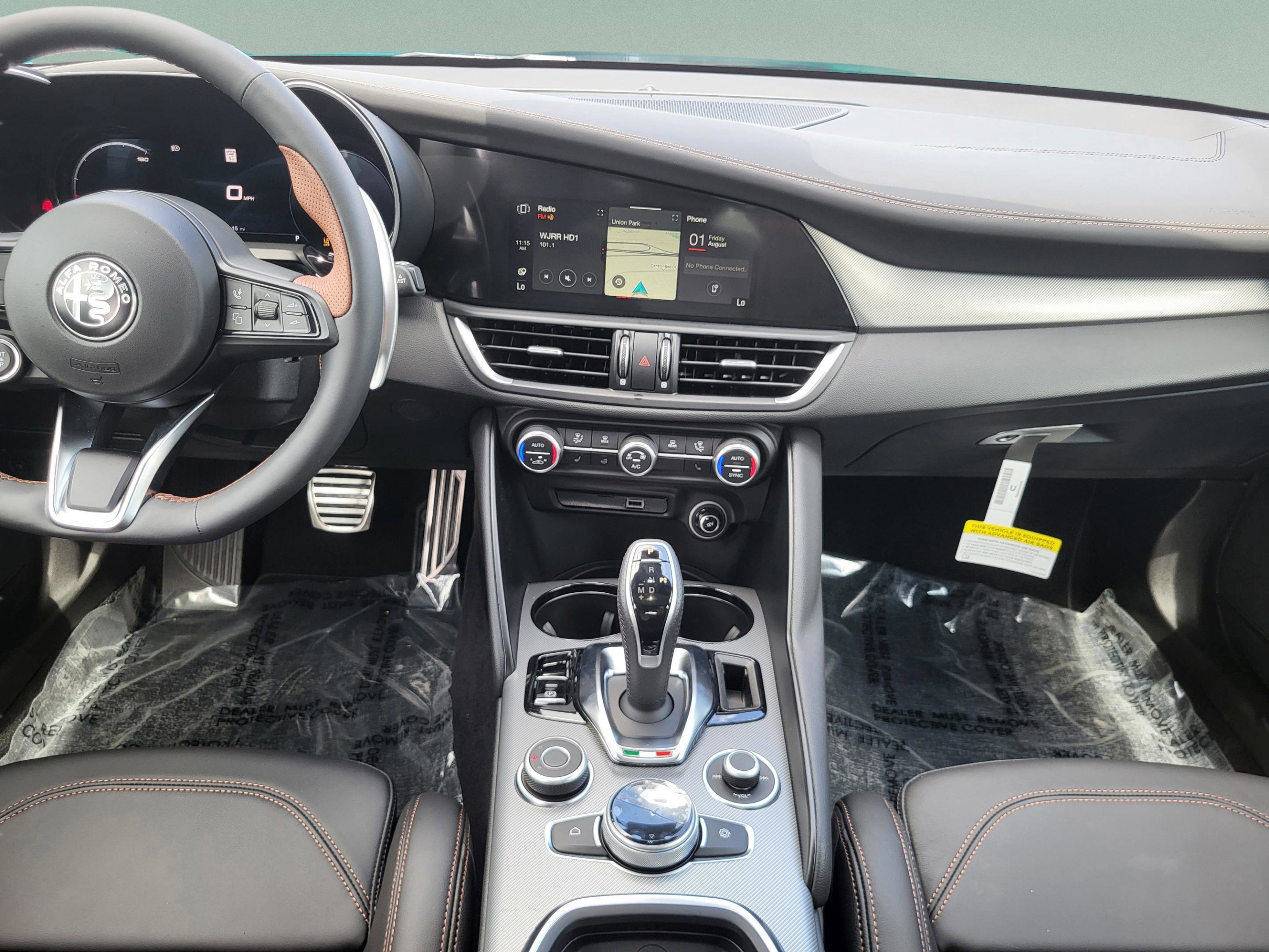 New 2025 Alfa Romeo Giulia w/ Driving Assist Package RWD image 39