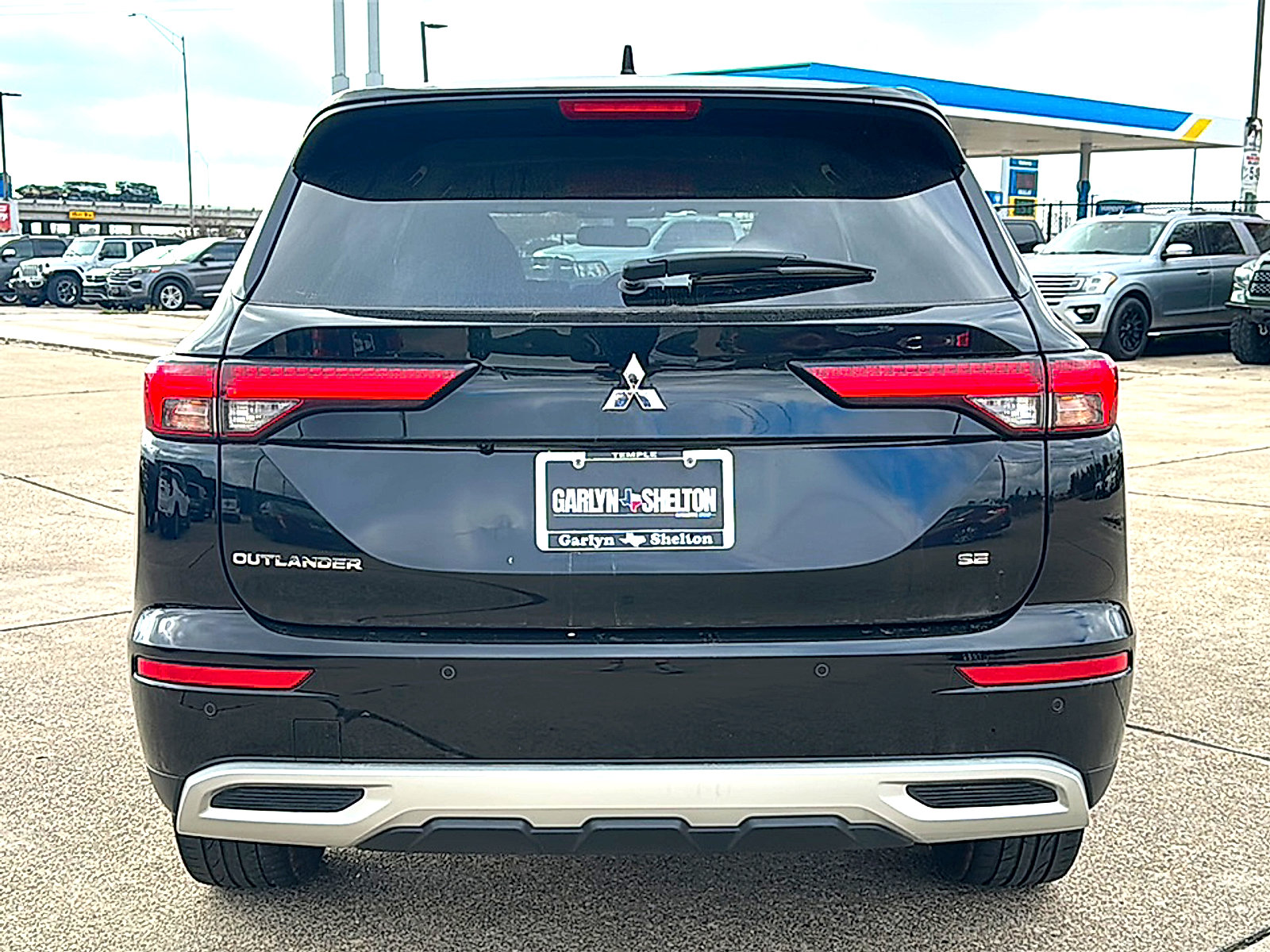 Used 2024 Mitsubishi Outlander SE image 7