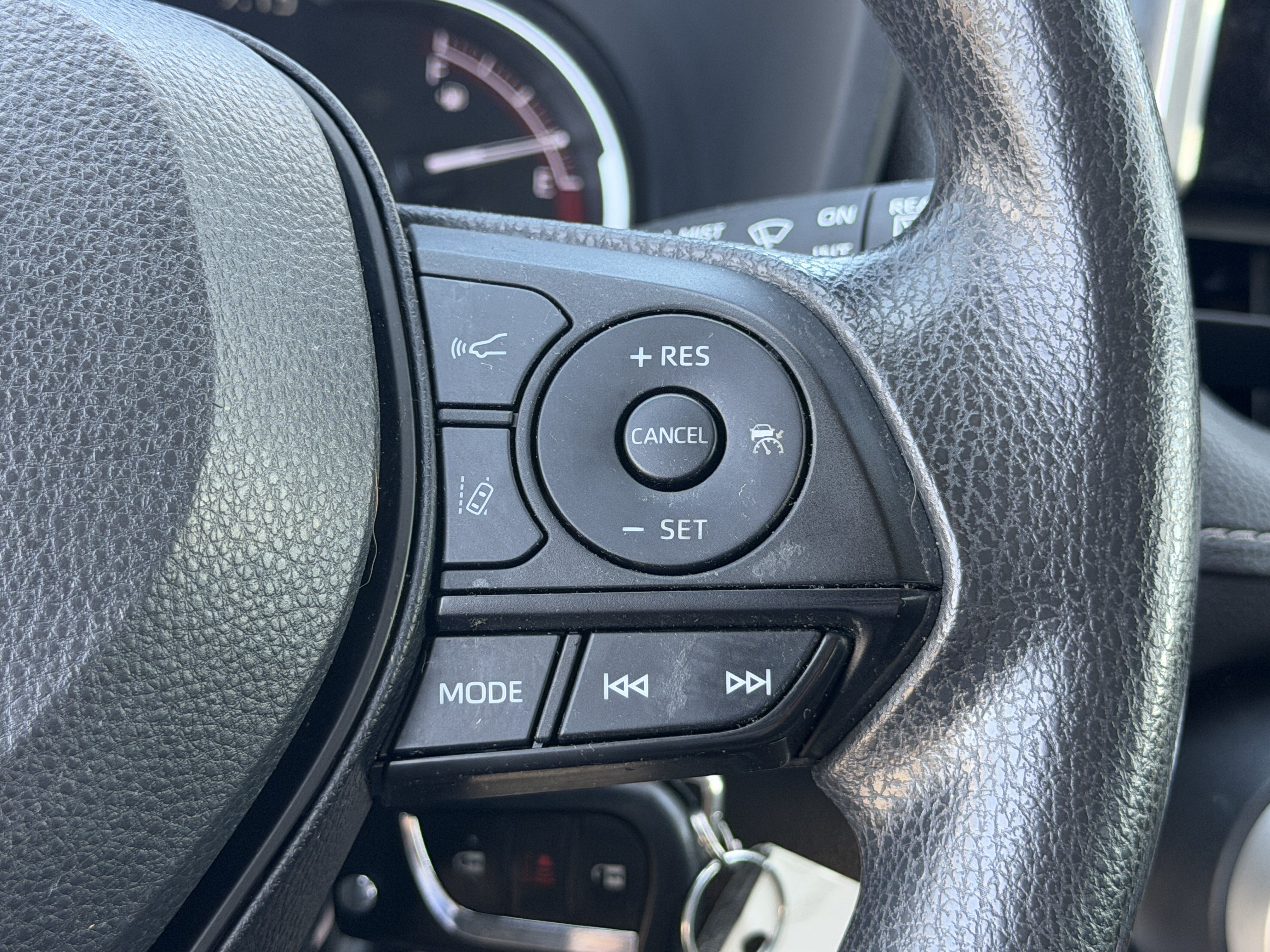 Used 2023 Toyota RAV4 LE FWD image 19
