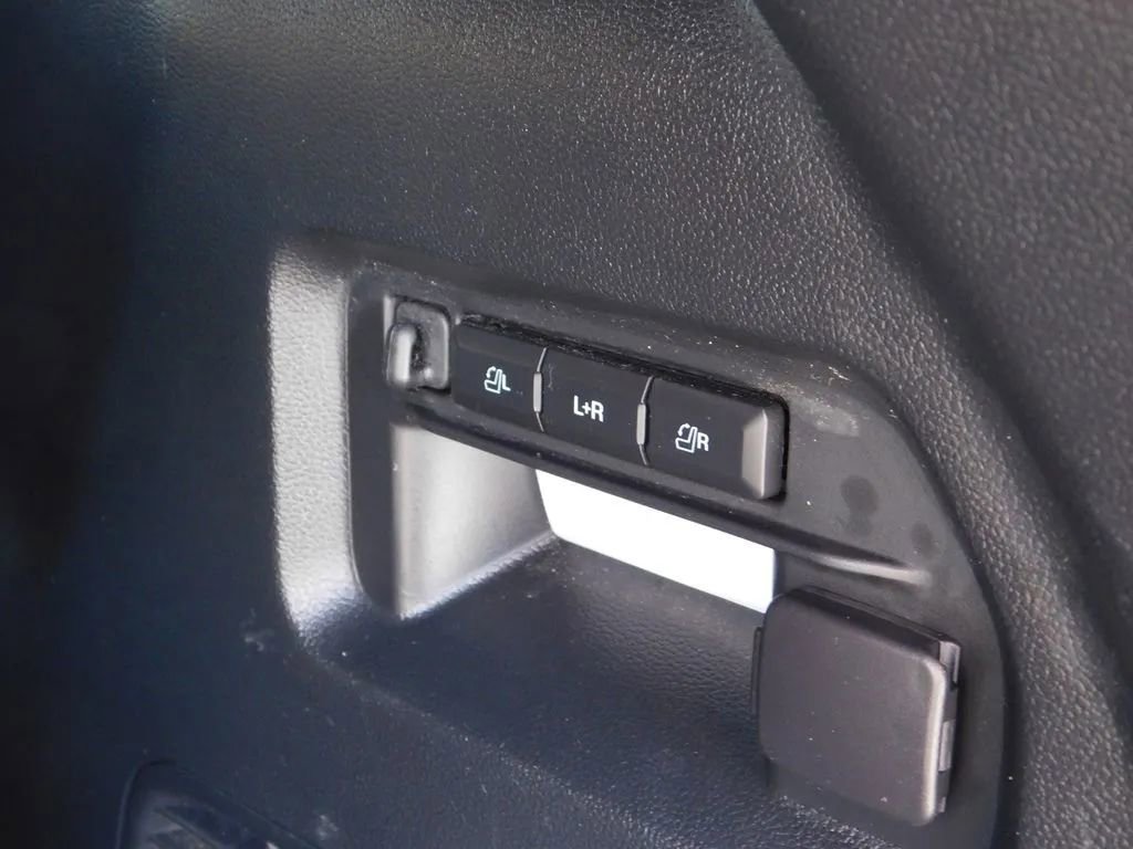 Used 2022 Ford Explorer ST w/ Equipment Group 401A image 9