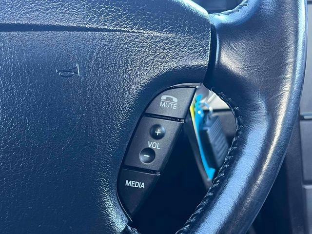 Used 2005 Ford Thunderbird image 25