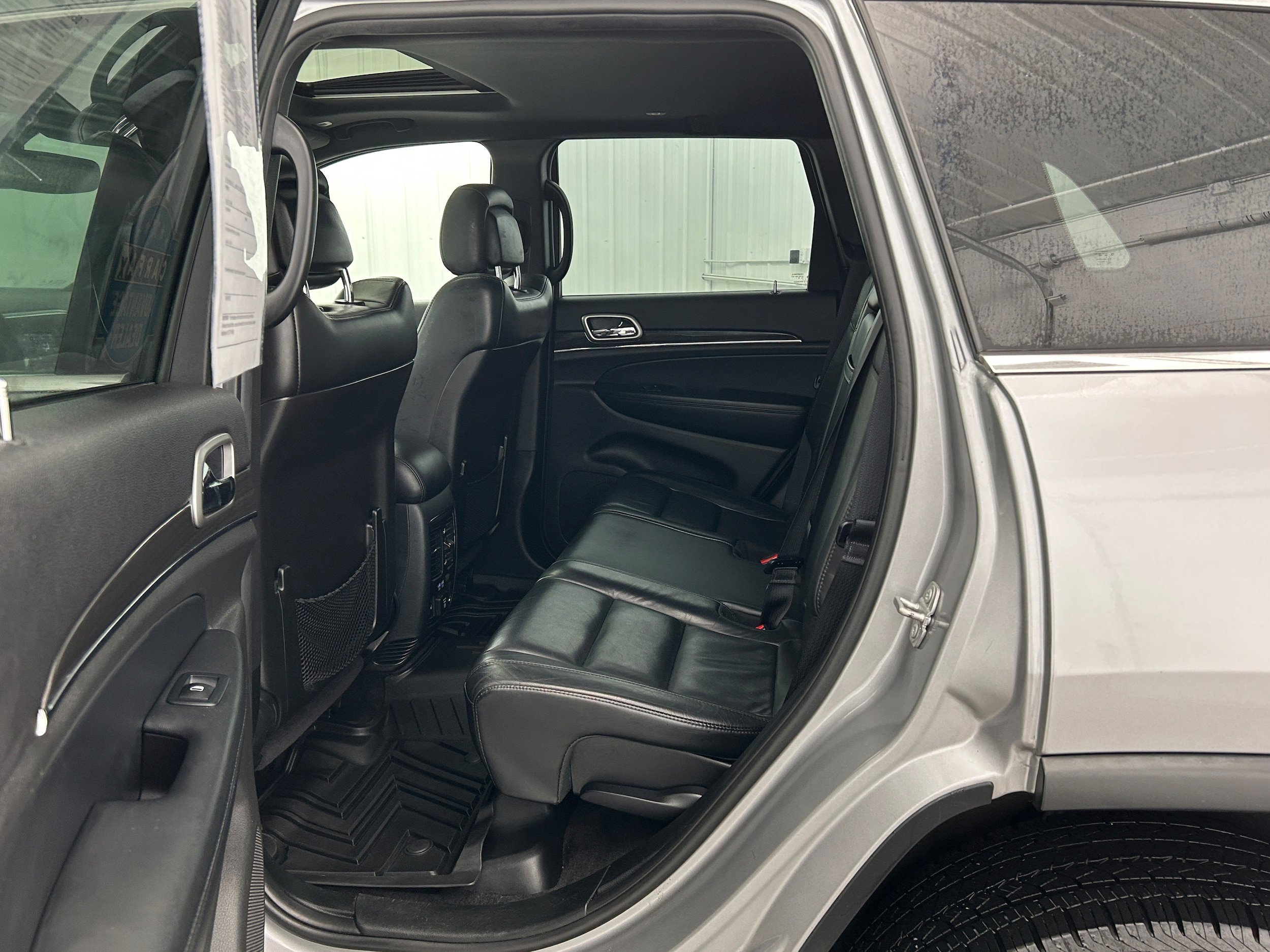Used 2018 Jeep Grand Cherokee Limited AWD/4WD image 30