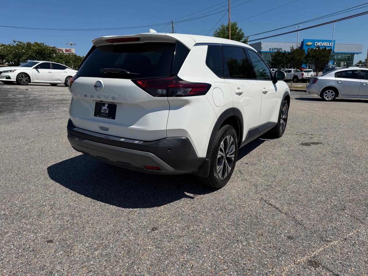 Used 2021 Nissan Rogue SV FWD image 26