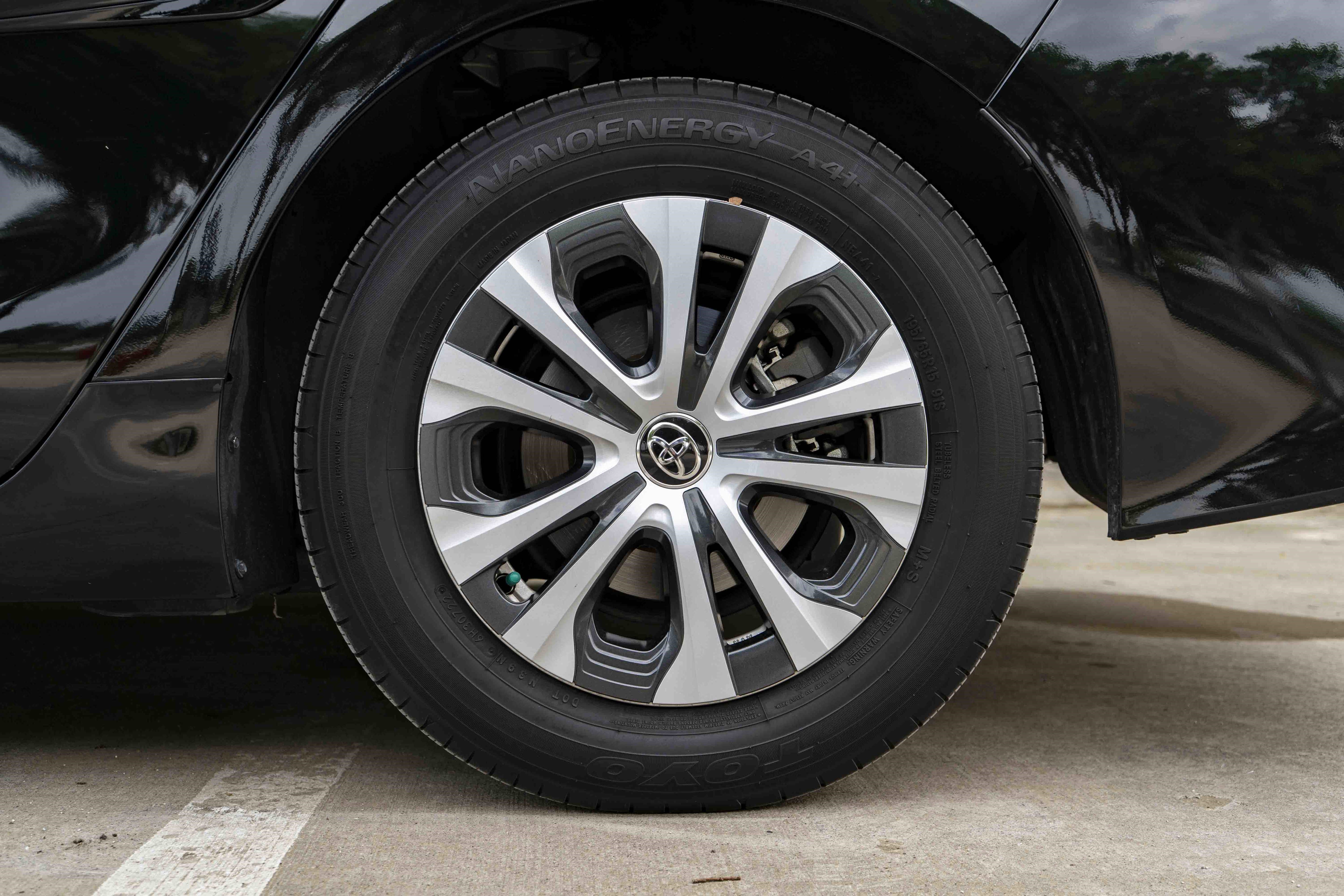 Used 2022 Toyota Prius Prime XLE image 15