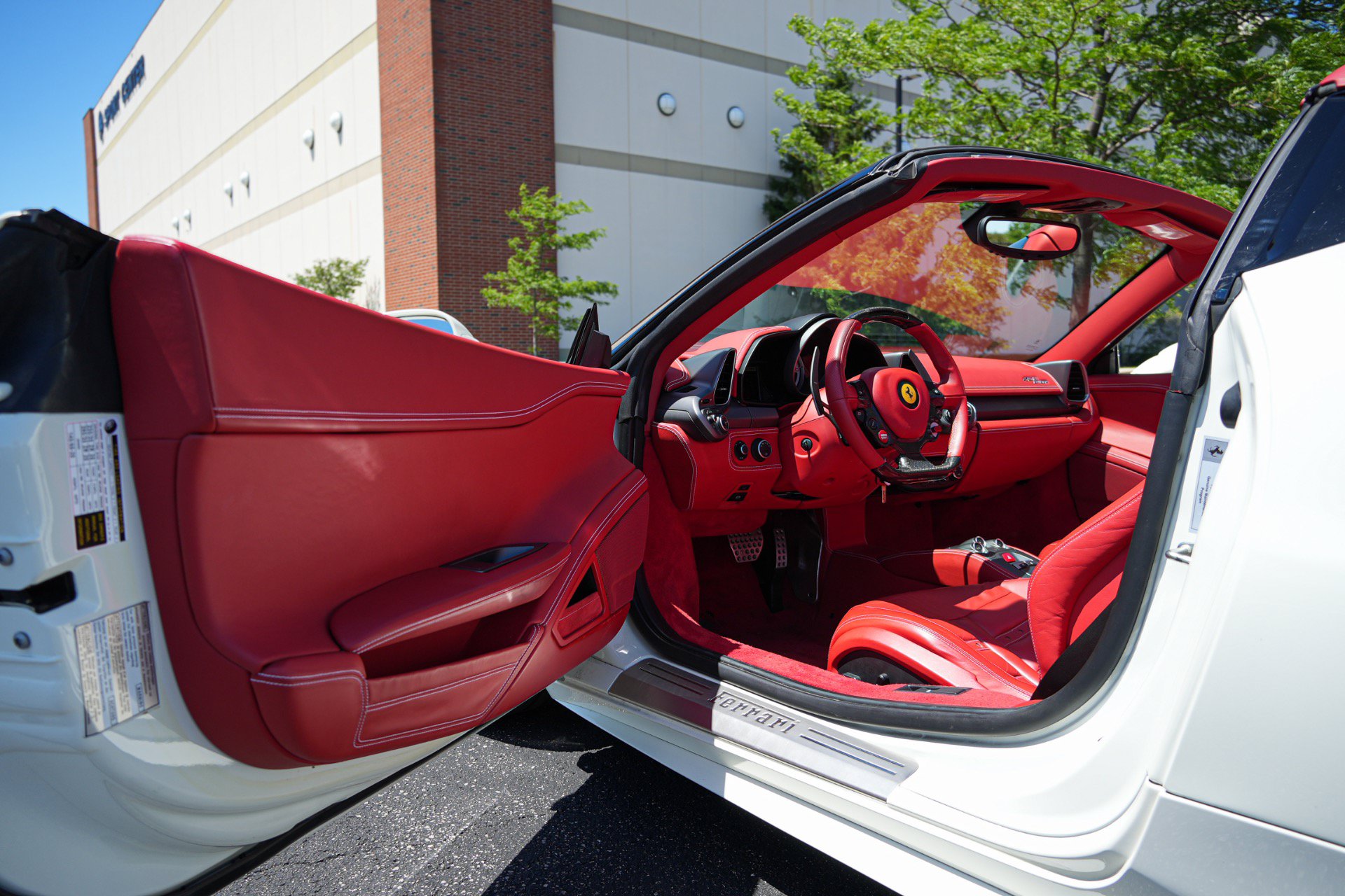Used 2013 Ferrari 458 Spider RWD image 12