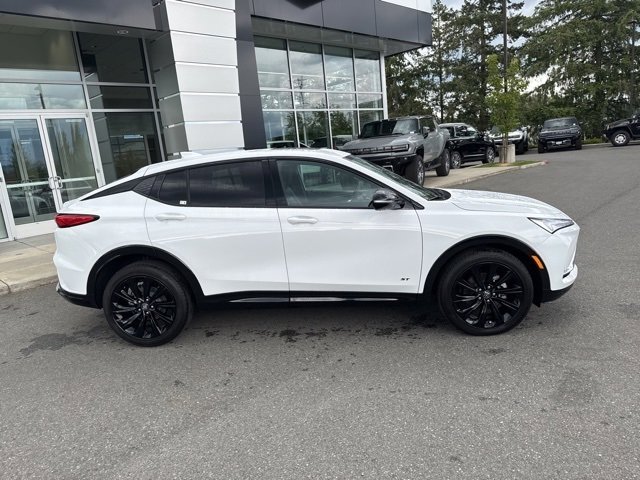 New 2025 Buick Envista Sport Touring image 3