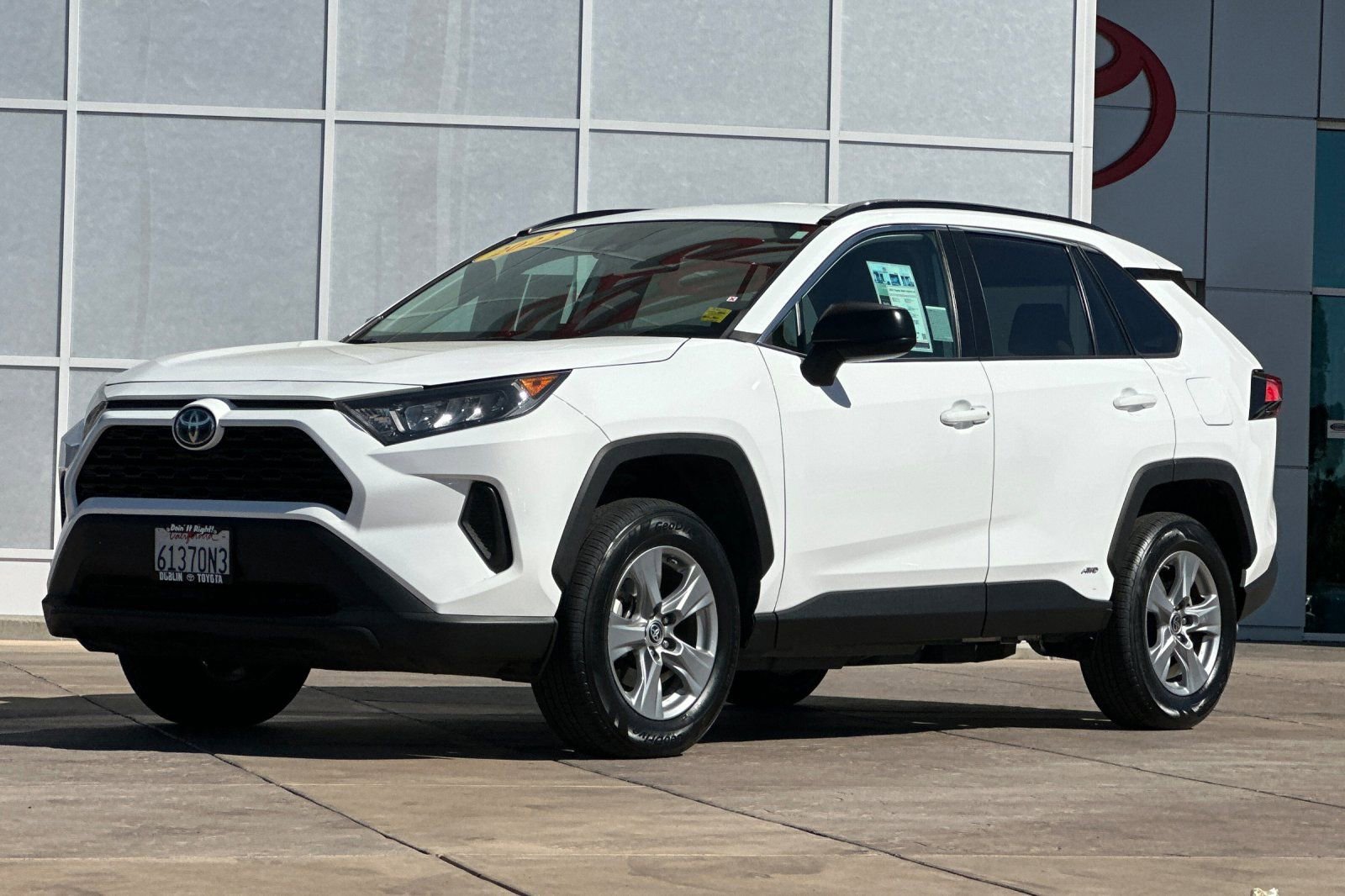 Certified 2022 Toyota RAV4 LE AWD/4WD image 8