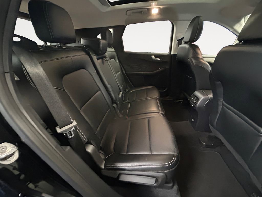 Used 2022 Ford Escape SEL image 11