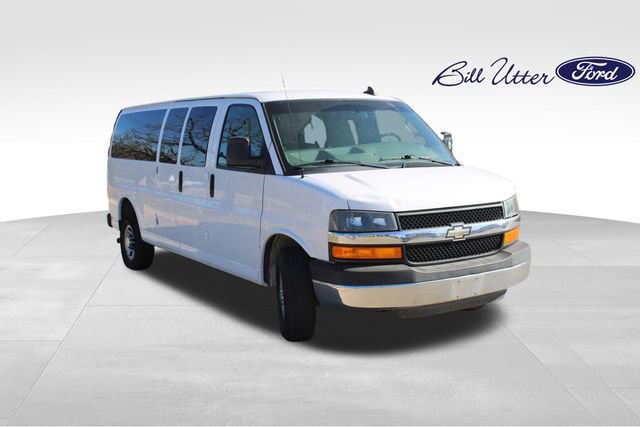 Used 2016 Chevrolet Express 3500 LT w/ LT Preferred Equipment Group image 3