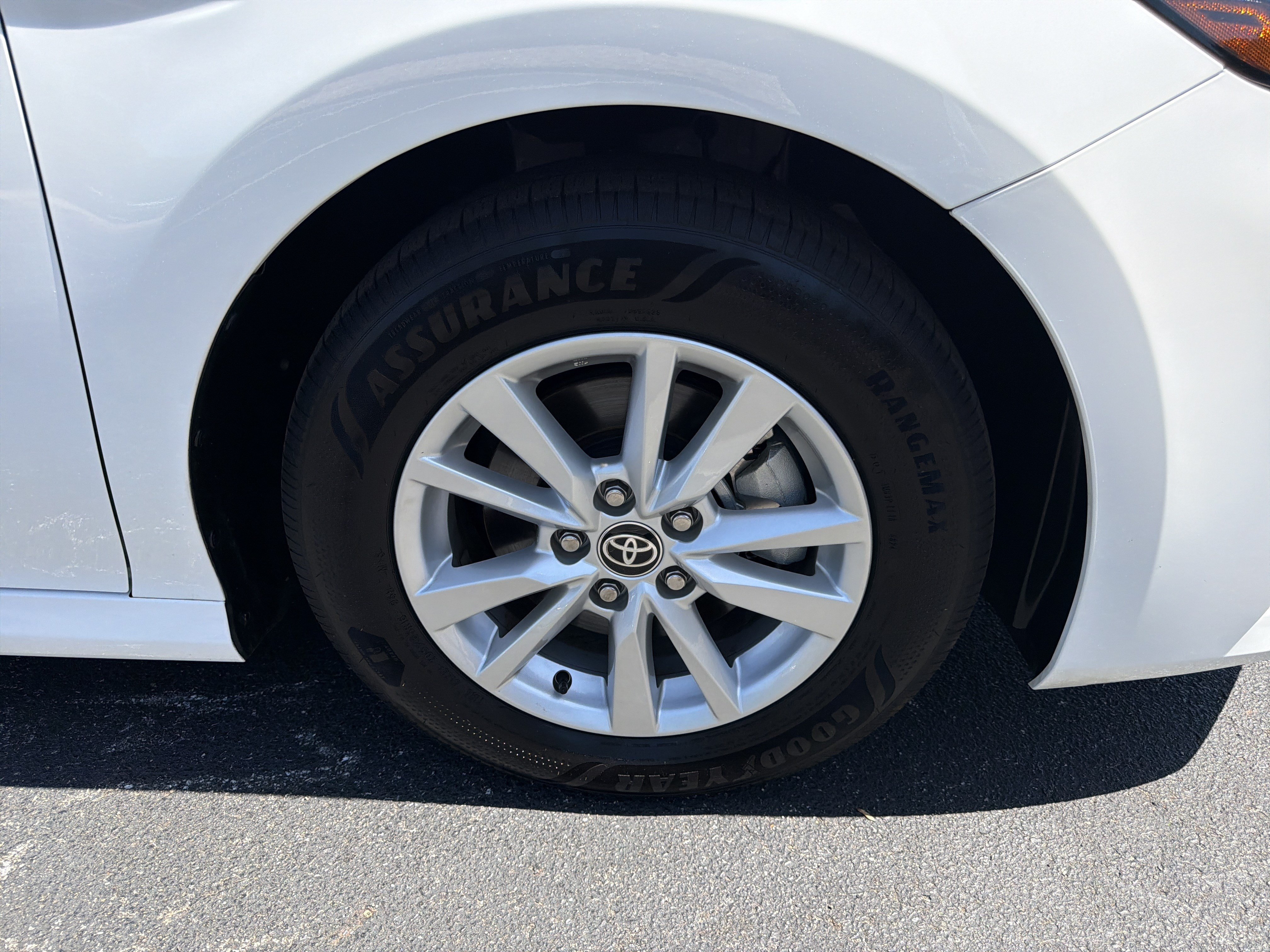Used 2025 Toyota Camry LE FWD image 12