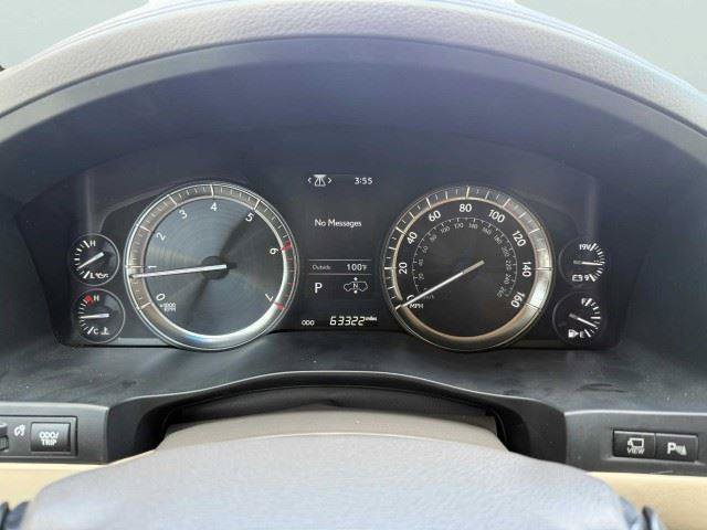 Used 2019 Lexus LX 570 4WD w/ Luxury Package image 16