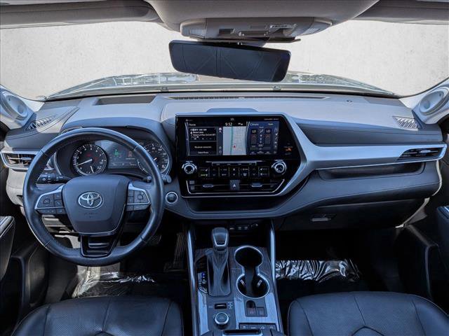 Used 2020 Toyota Highlander Platinum AWD/4WD image 18