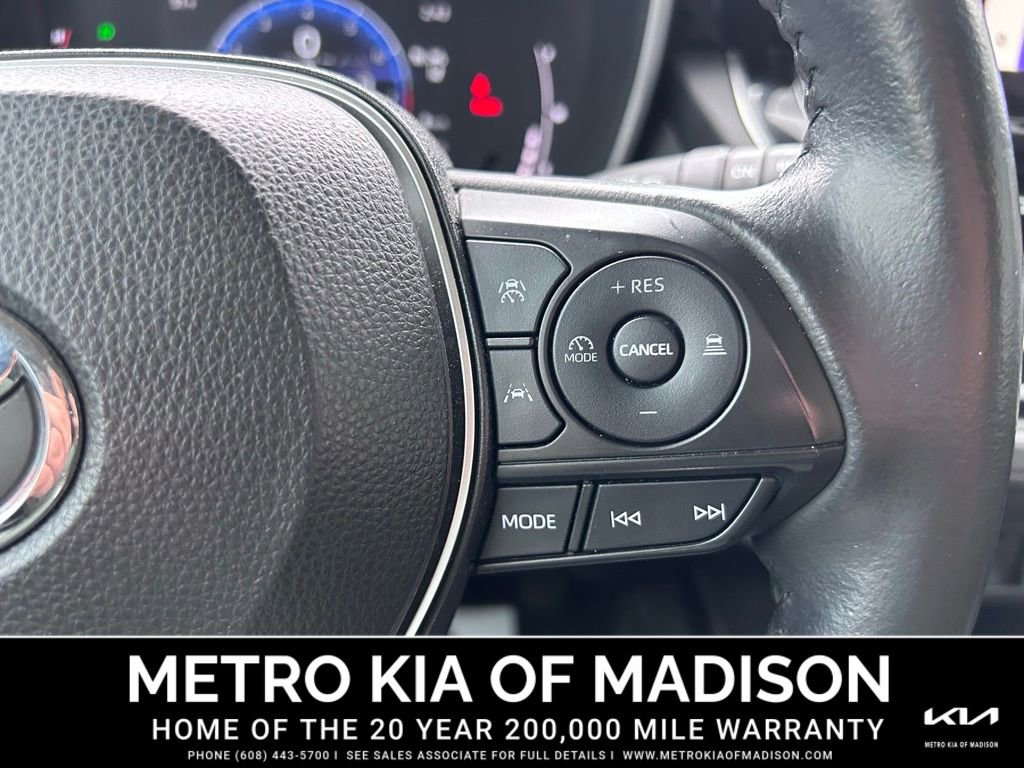 Used 2023 Toyota Corolla Cross XLE image 16