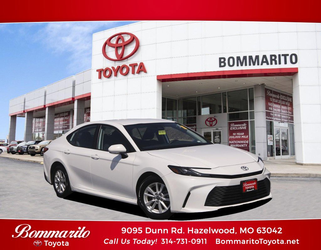 Used 2025 Toyota Camry LE image 1