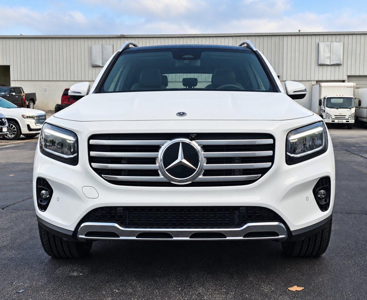 New 2026 Mercedes-Benz GLB 250 4MATIC image 2