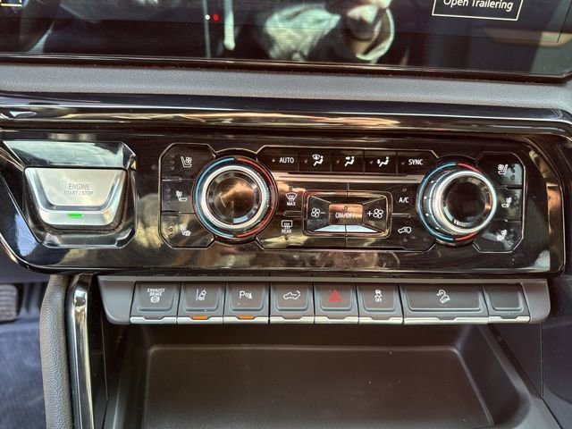 Used 2024 GMC Sierra 2500 AT4 w/ Technology Package image 30