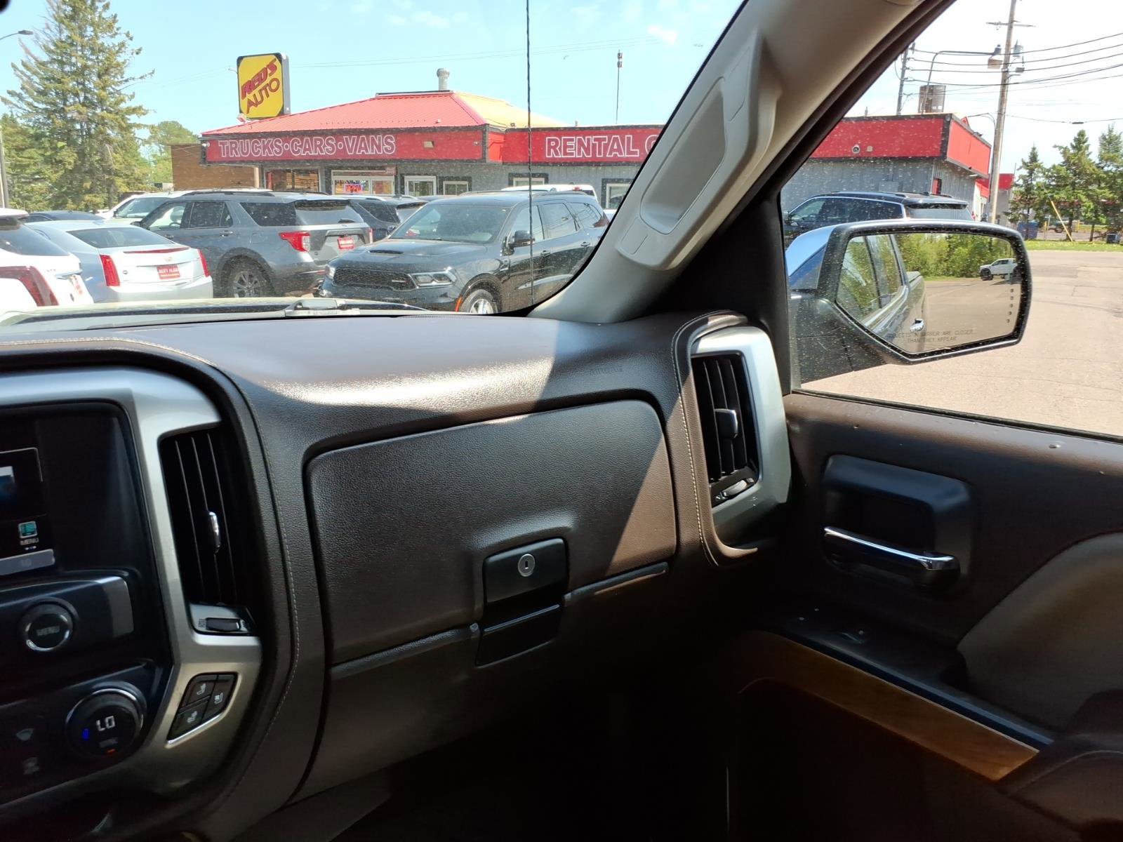 Used 2016 Chevrolet Silverado 2500 LTZ AWD/4WD image 18