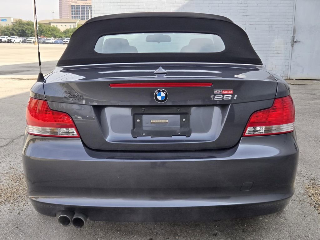 Used 2008 BMW 128i Convertible image 5