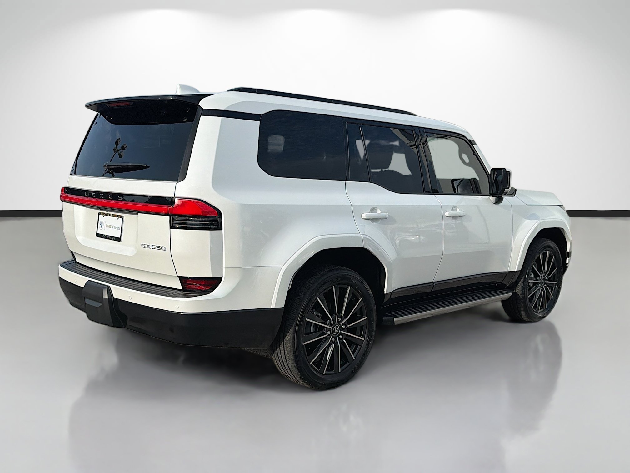 Used 2024 Lexus GX 550 w/ Accessory Package (2T) AWD/4WD image 3