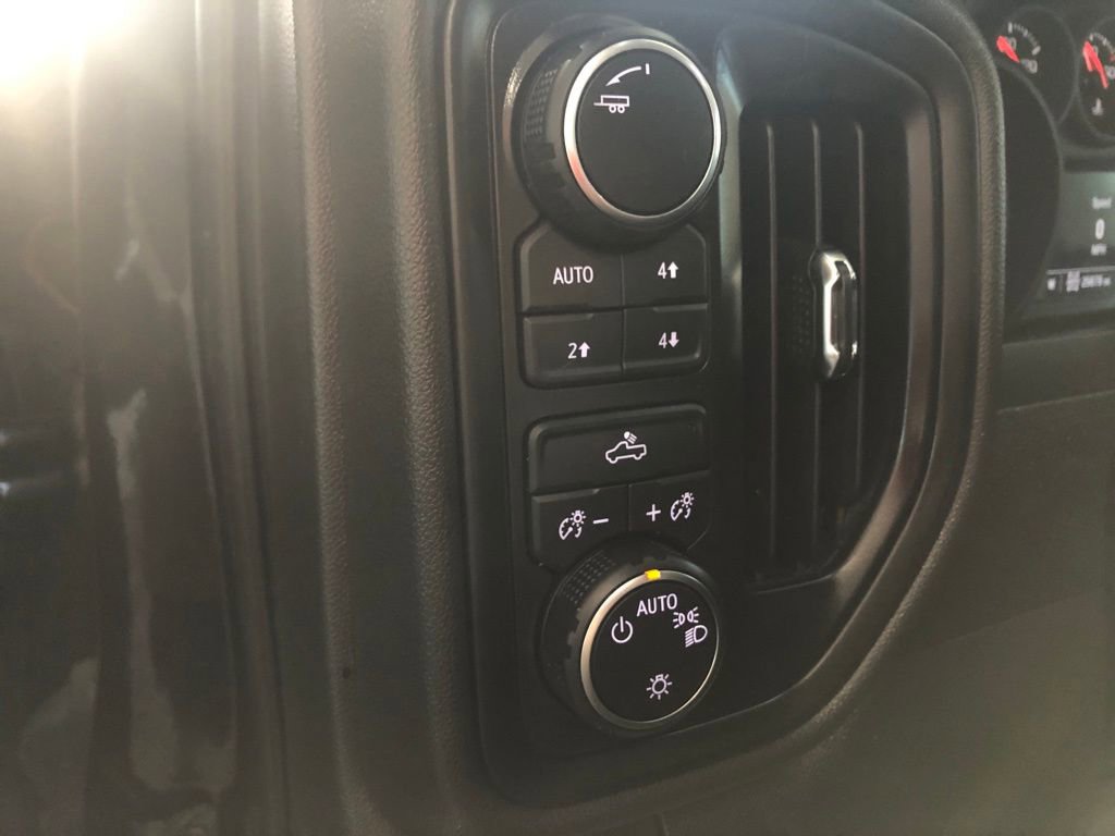 Used 2024 Chevrolet Silverado 1500 Custom Trail Boss w/ Turbomax Blackout Package image 13