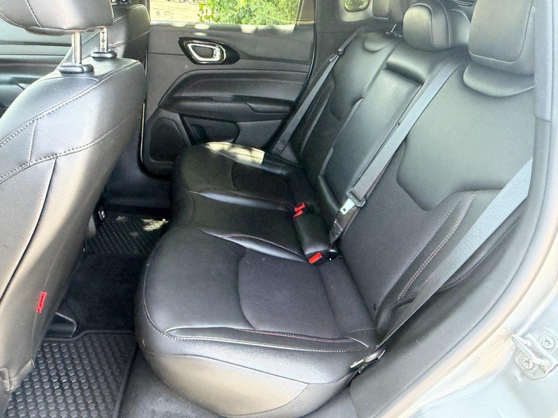 Used 2025 Jeep Compass Trailhawk AWD/4WD image 15