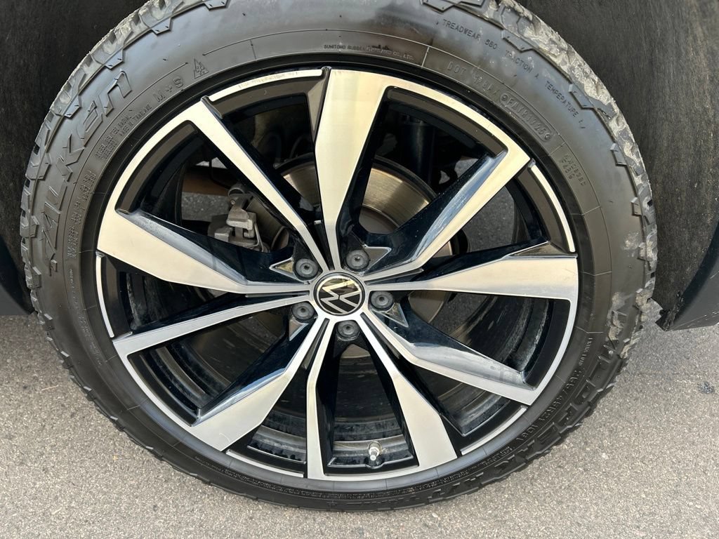 Used 2024 Volkswagen Atlas SEL Premium R-Line AWD/4WD image 34