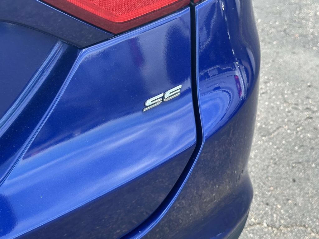 Used 2016 Ford Fusion SE FWD image 11