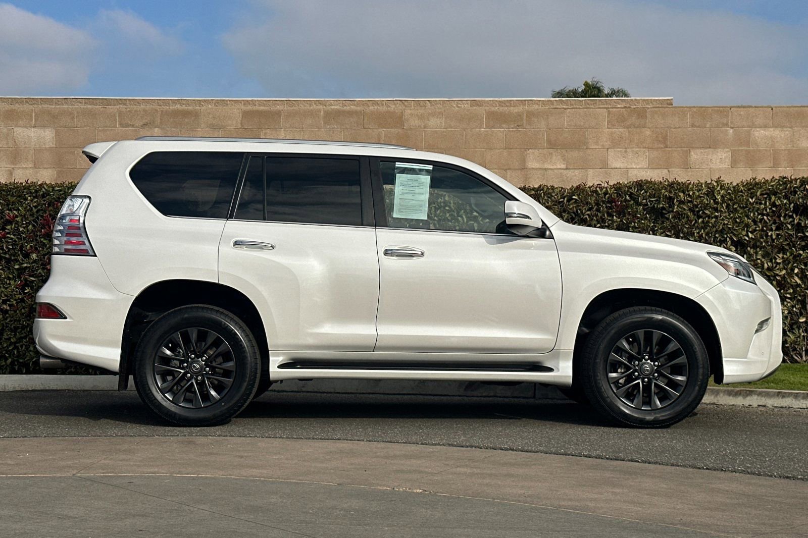 Certified 2023 Lexus GX 460 Premium image 3