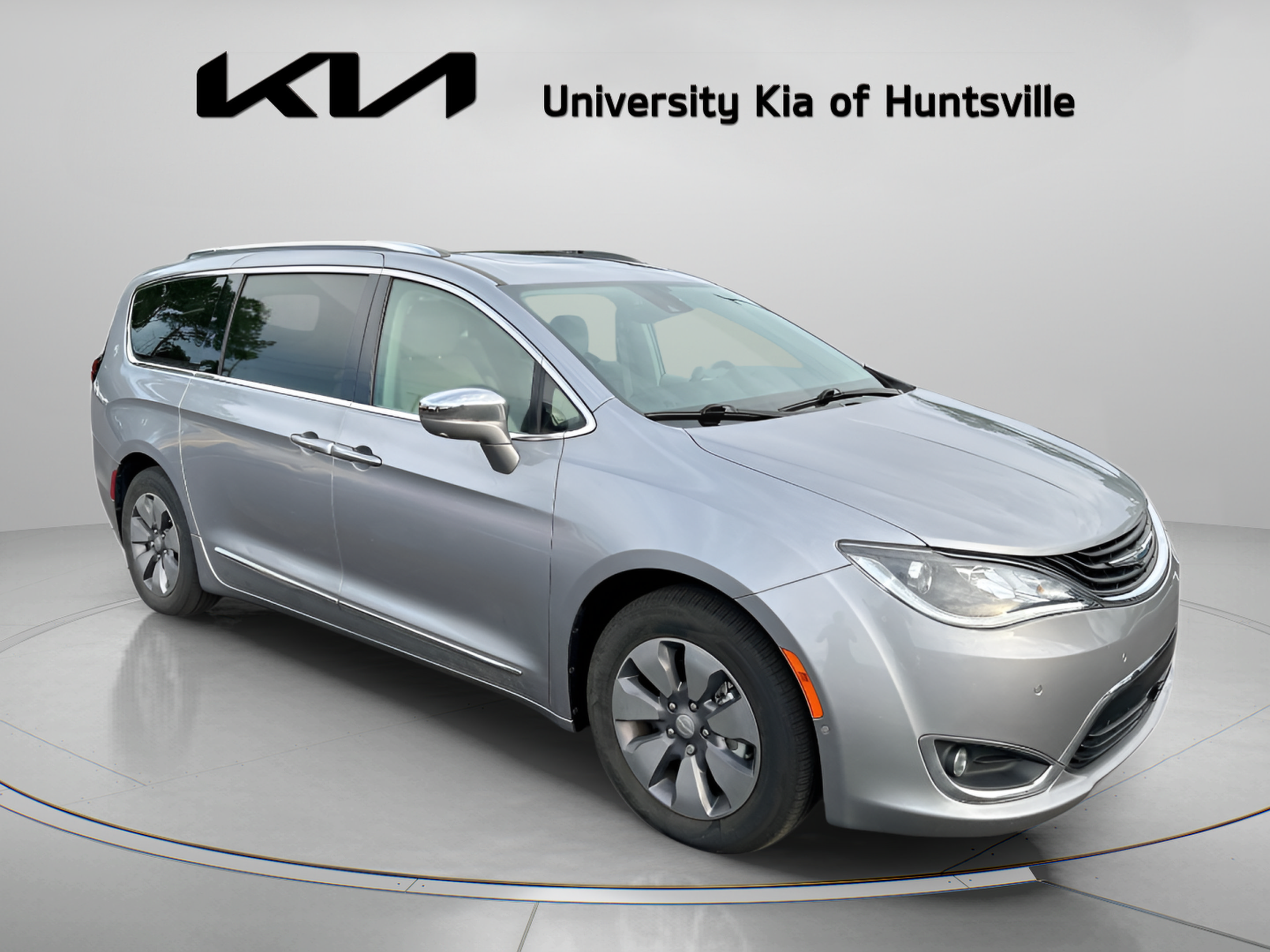 Used 2018 Chrysler Pacifica Limited w/ Advanced Safetytec Group