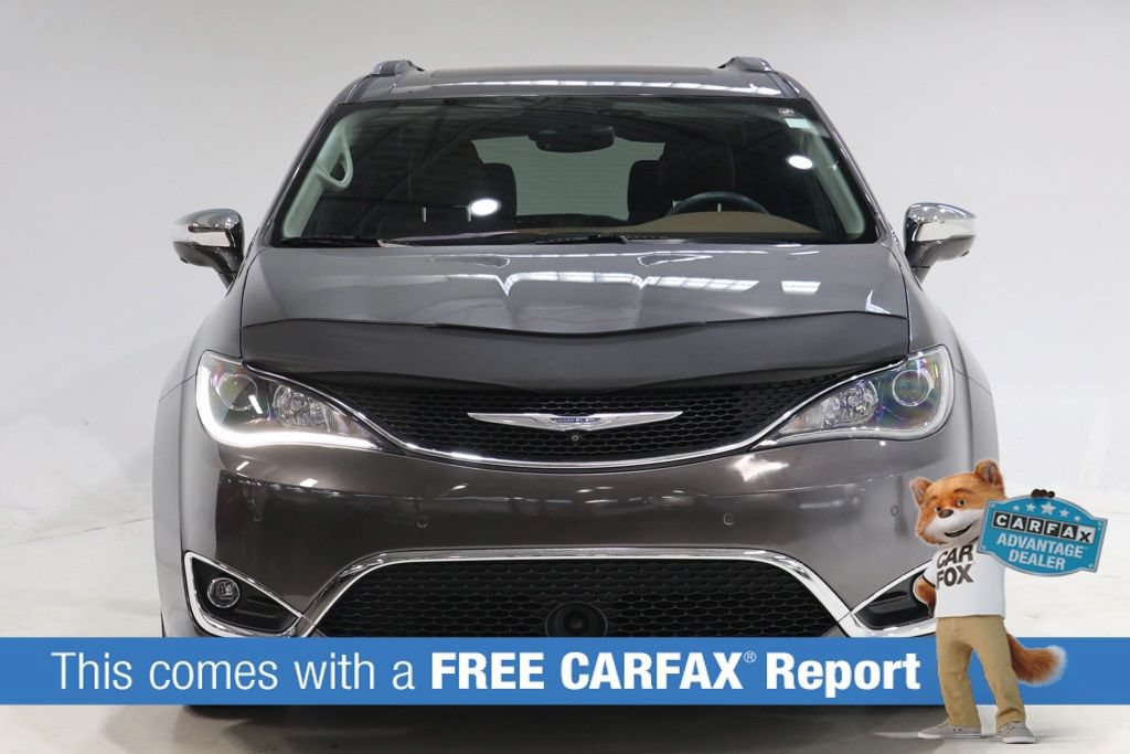 Used 2017 Chrysler Pacifica Limited w/ UConnect Theater Package FWD image 2