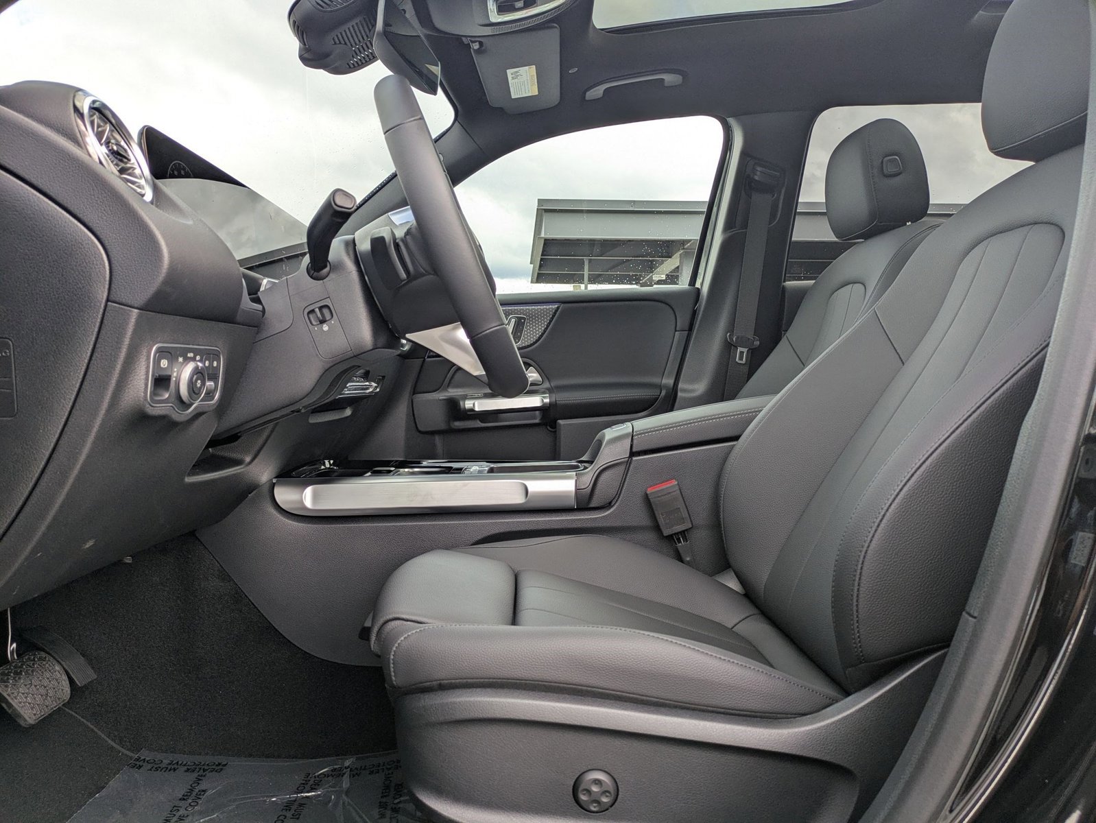 Certified 2026 Mercedes-Benz GLB 250 4MATIC image 17