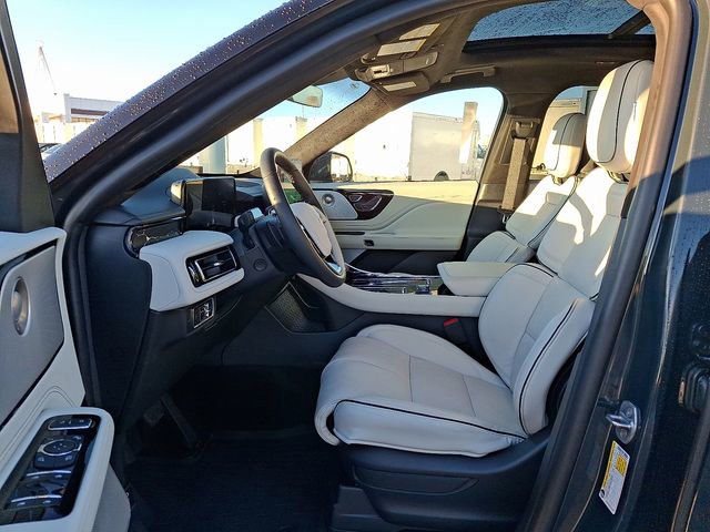 New 2025 Lincoln Aviator Black Label AWD/4WD image 6
