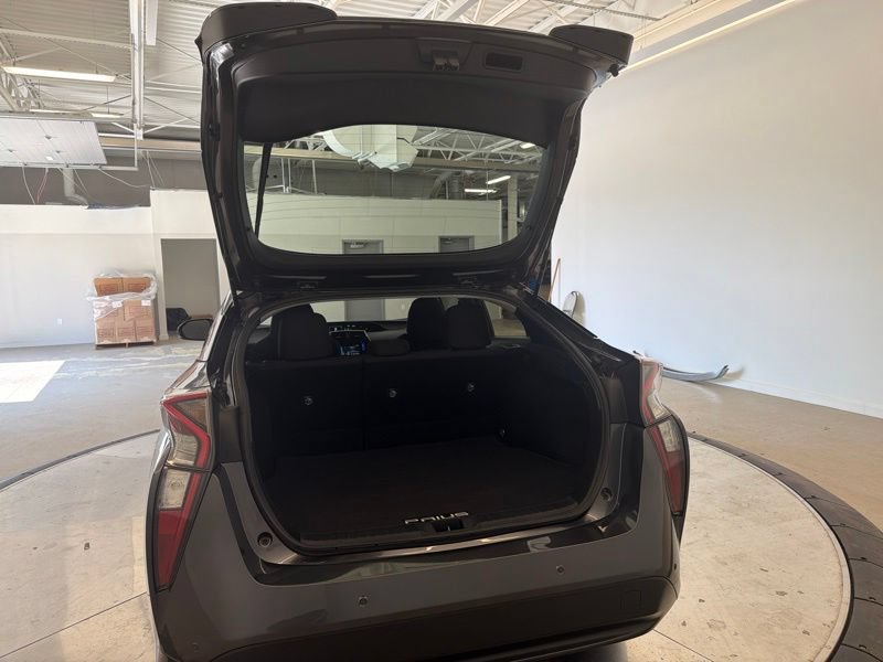 Used 2017 Toyota Prius Two w/ Prius Two Safety Plus Package FWD image 7