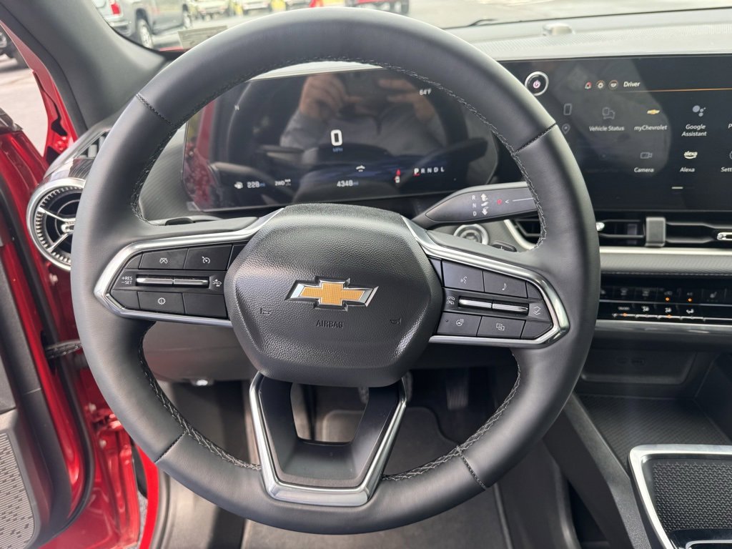 Used 2025 Chevrolet Equinox LT image 3