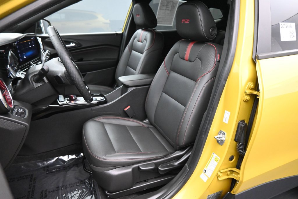 Used 2024 Chevrolet Trax RS FWD image 13