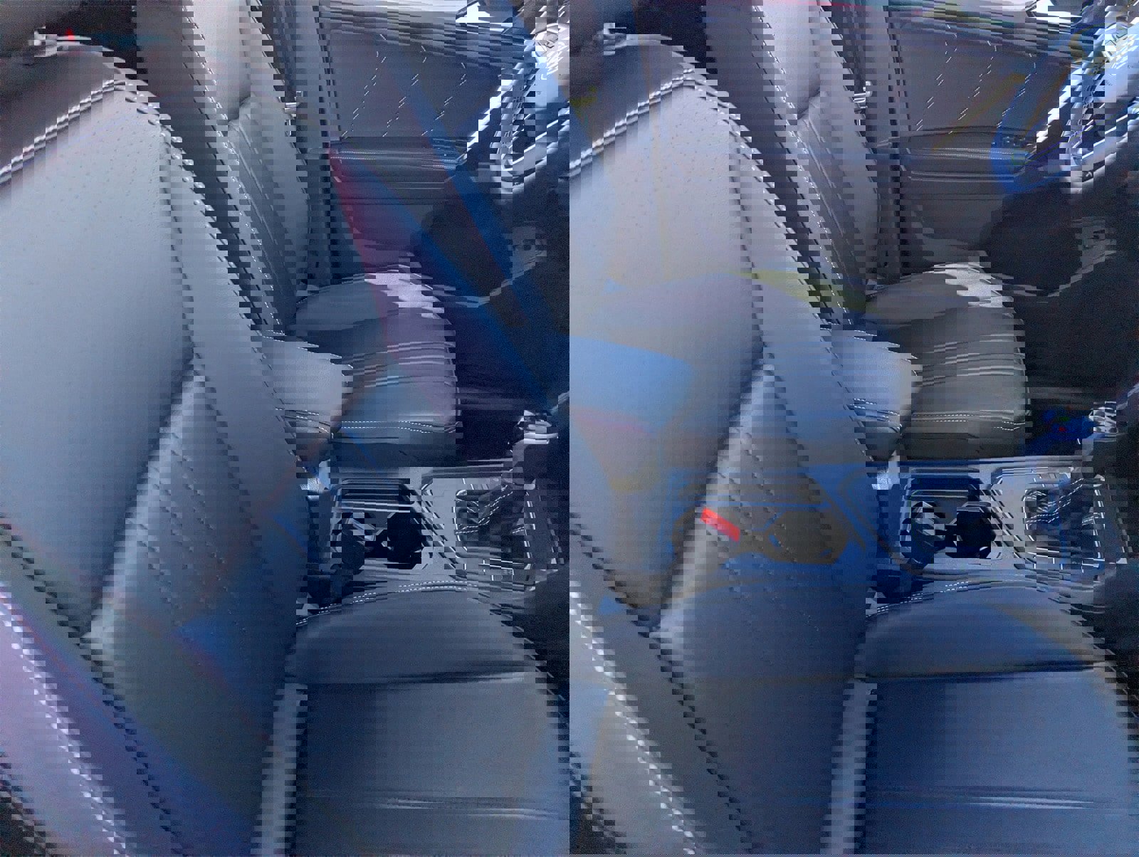 Used 2024 Volkswagen Tiguan SE image 11