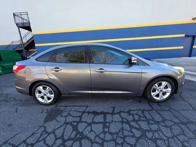 Used 2014 Ford Focus SE image 4