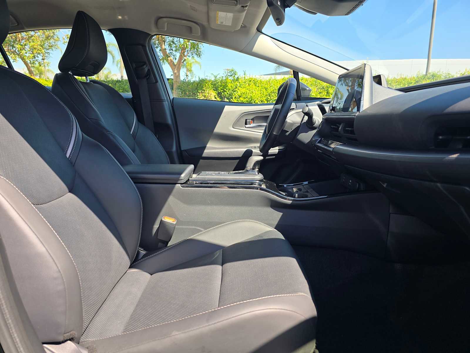 Used 2025 Toyota Prius XLE image 11