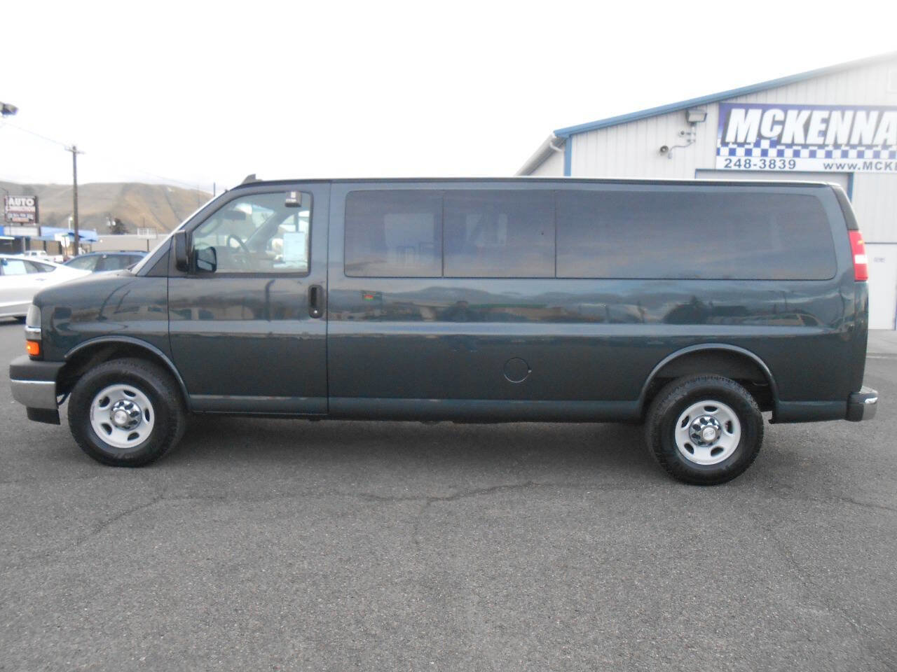 Used 2017 Chevrolet Express 3500 LT w/ LT Preferred Equipment Group image 7